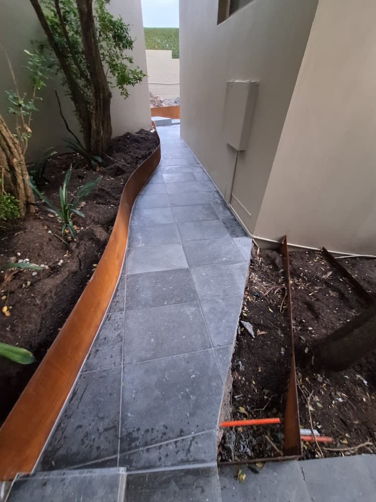 Outdoor Patio - Image 15